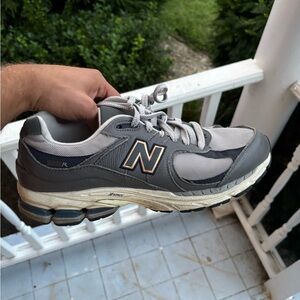 New Balance Men's Gray and Black Sneakers